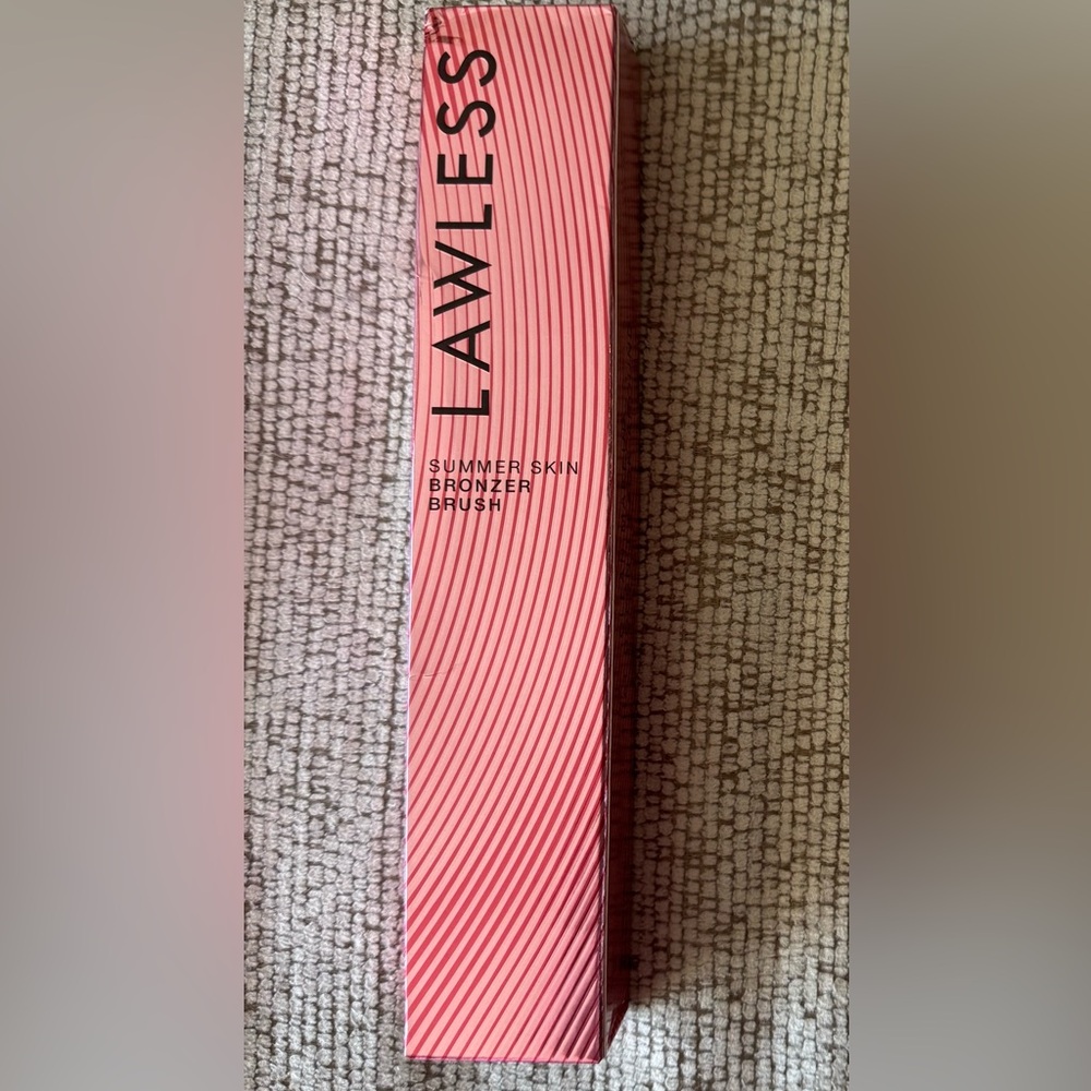 Lawless Bronzer Brush